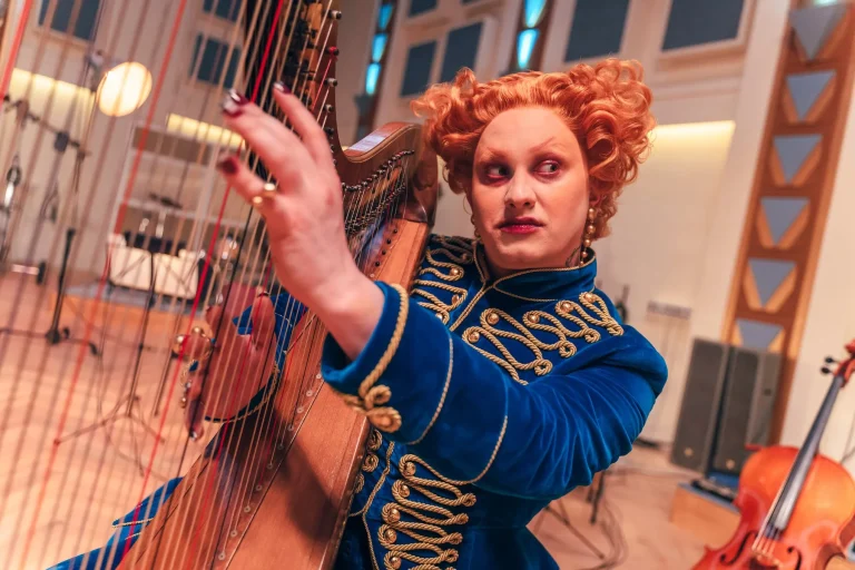 Cum a adus Jinkx Monsoon la viata personajul sau malefic muzical din Doctor Who